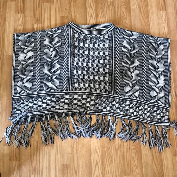 Poncho - Picture 2 of 4